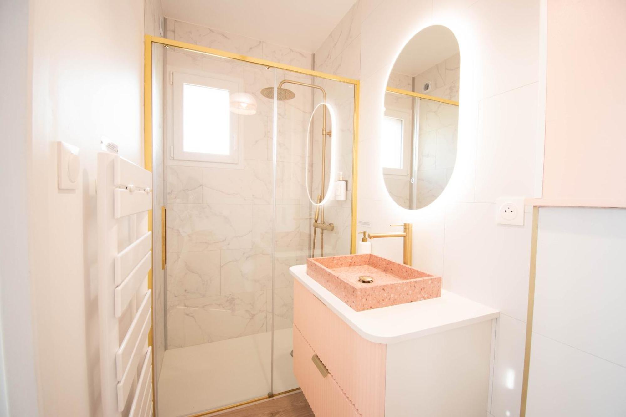 Studio Les 2 Fees - Jacuzzi - Deco Feerique Montfort-sur-Meu エクステリア 写真